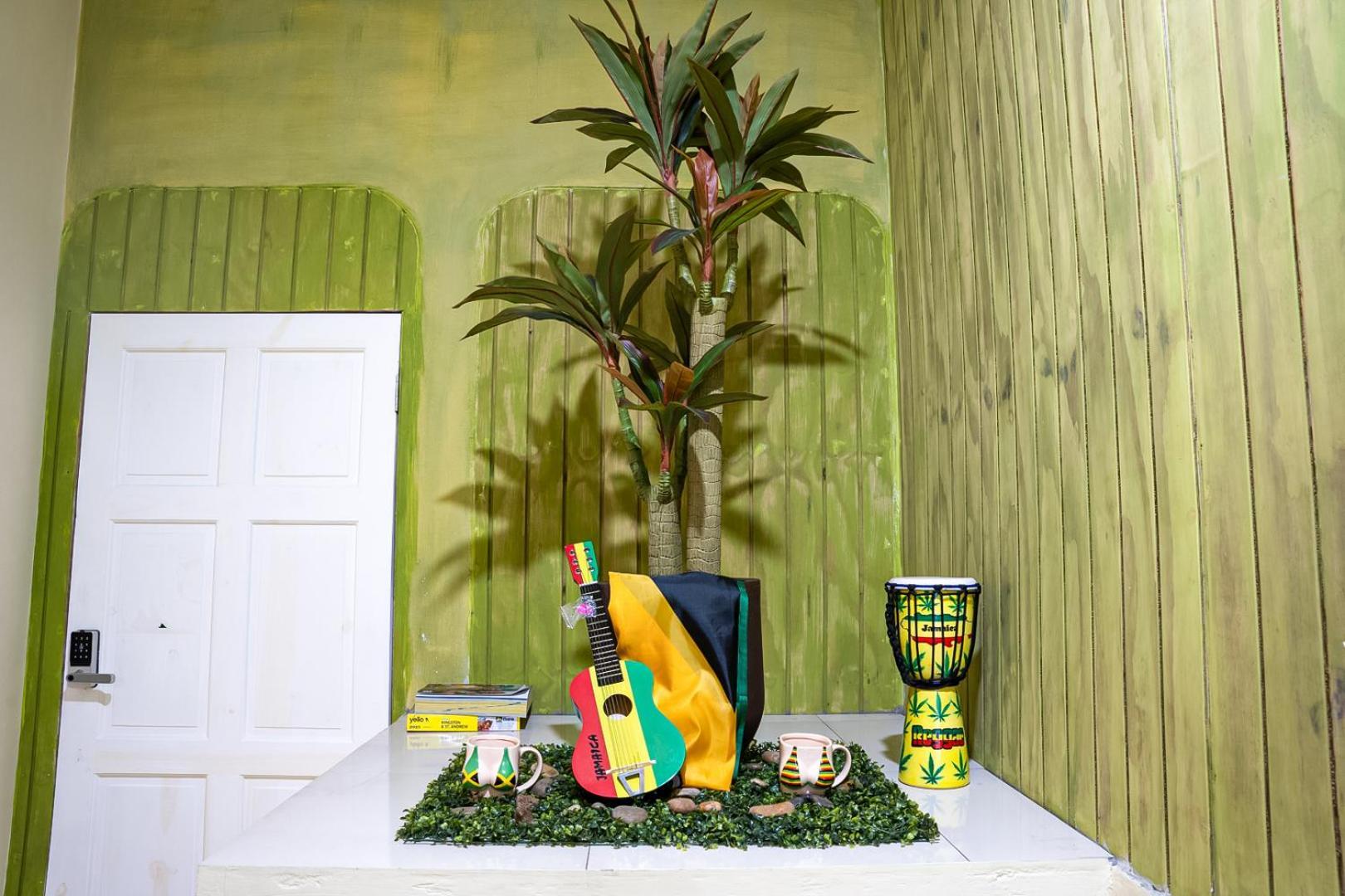 Incognito Reggae Rooms Кингстон Экстерьер фото